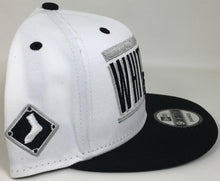 Load image into Gallery viewer, Chicago White Sox New Era 9FIFTY Adjustable Black/White Snap Back Brand New !!!
