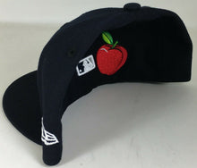 Load image into Gallery viewer, New York Yankees New Era 59FIFTY Statue Of Liberty Apple Exclusive New !!!