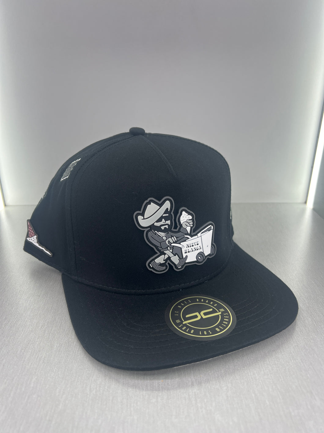 Nieve Blanca JC snapback hat 🧢
