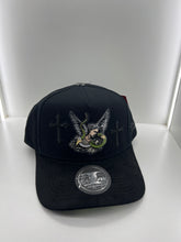 Load image into Gallery viewer, Angel trust no one italiense snapback hat 🧢
