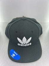 Load image into Gallery viewer, Youth fit de nino snapback adidas
