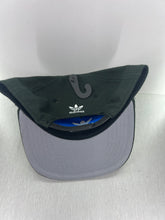 Load image into Gallery viewer, Youth fit de nino snapback adidas

