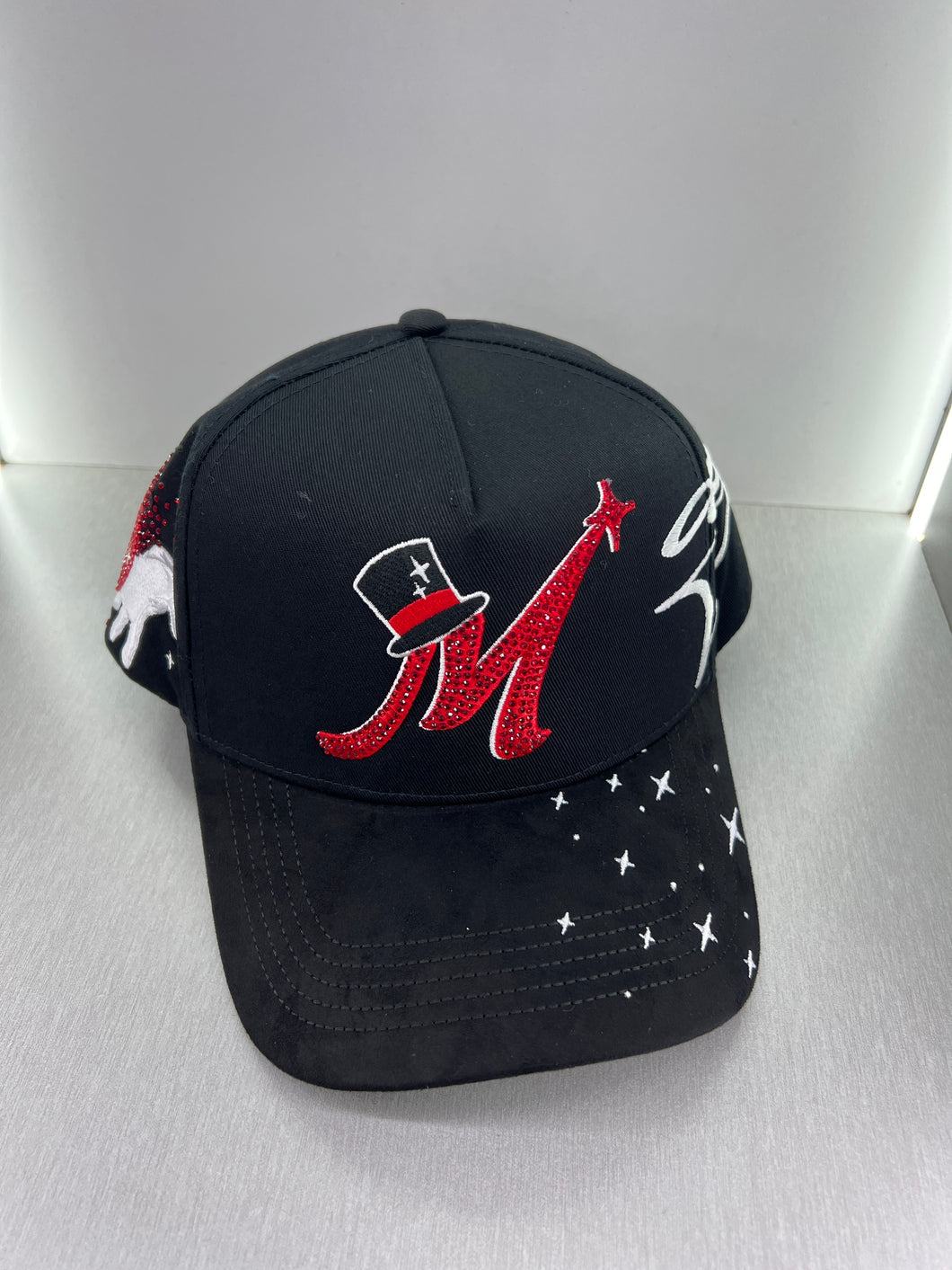 El Mago Red M 31 Hats 🧢 SnapBack