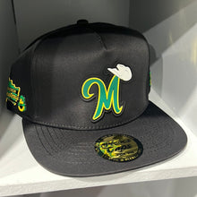 Load image into Gallery viewer, Michacan sombrero snapbacks
