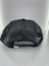 Load image into Gallery viewer, New York Yankees trucker style snapback
