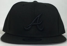 Load image into Gallery viewer, Atlanta Braves New Era 9FIFTY Snap Back Adjustable Brand New !!!

