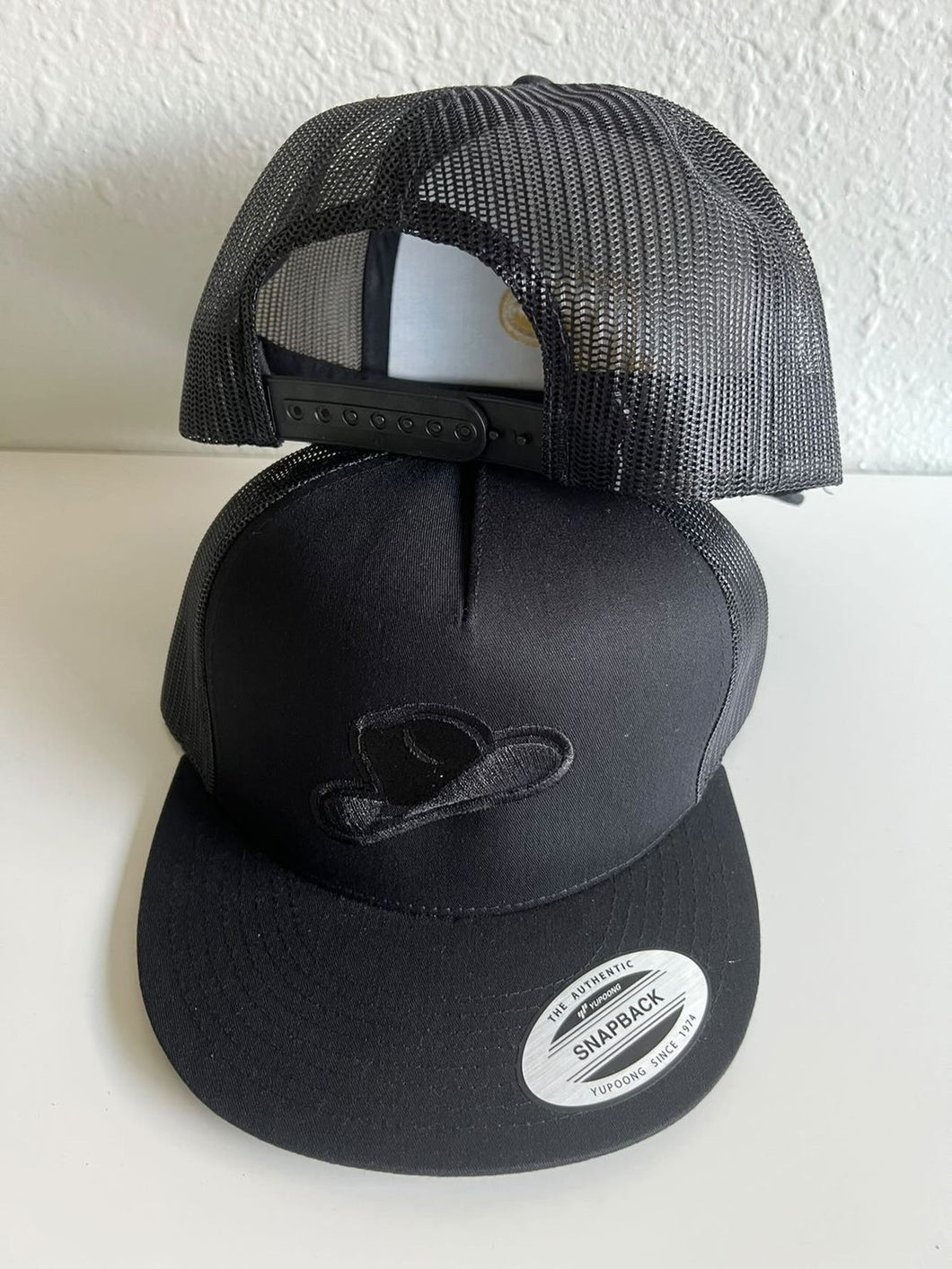 Sombrero Cow Boy Black/Black Hat Snap Back Adjustable Trucker Style Brand New !!!
