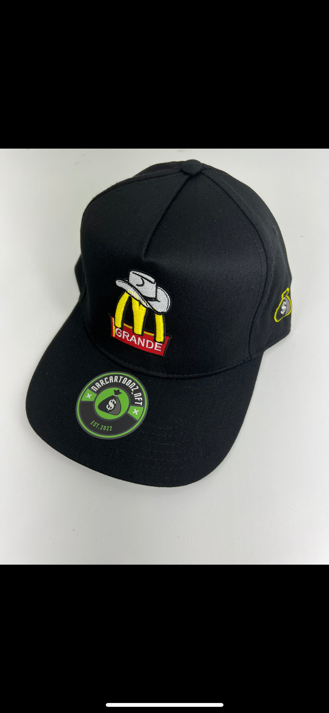 M GRANDE Snapback hat 🧢