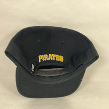 Load image into Gallery viewer, Pittsburgh Pirates 🏴‍☠️ Pro Standard Snapback Hat 🧢
