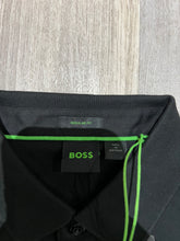 Load image into Gallery viewer, Hugo boss polo size XL
