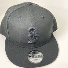 Load image into Gallery viewer, Seattle mariners new era snapback hat all black
