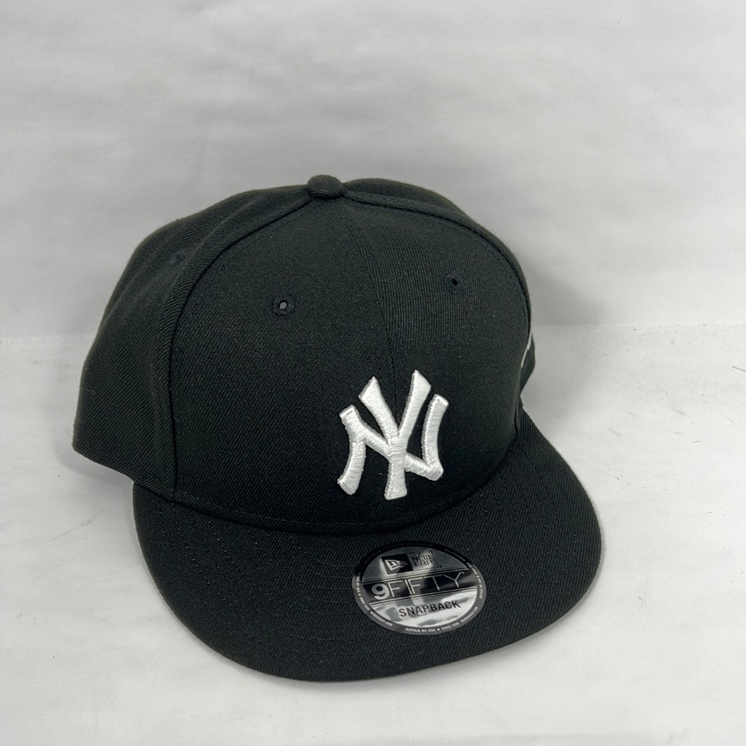New York Yankees Black White New Era Snapback Hat 🧢