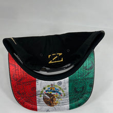Load image into Gallery viewer, Gorra 🧢 de la Mayiza snapback hat 🧢 black gold
